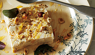 はちみつとヘーゼルナッツのヌガーグラッセ